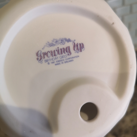 Vintage 1981 Enesco Porcelain Growing Up Birthday Girl Age 16  Figurine 7. 5" - Picture 5 of 10